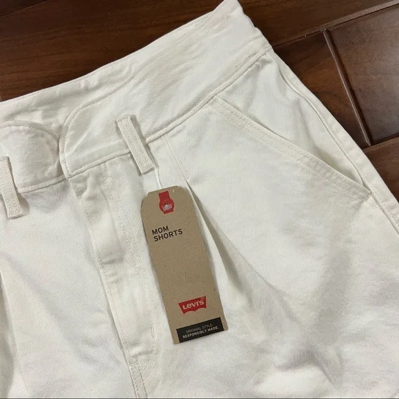 Levi's Size 31 Clean Sweep High Rise Mom Shorts - Picture 2 of 9